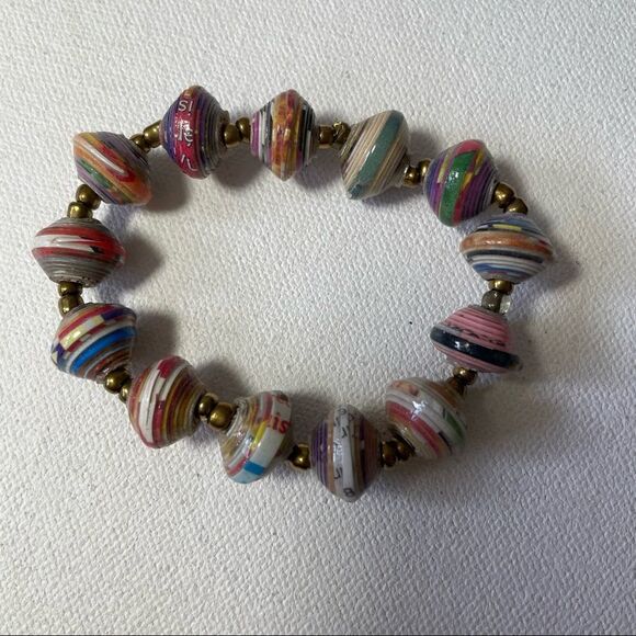 Hand Crafted upcycled paper bead bracelet - Picture 4 of 6